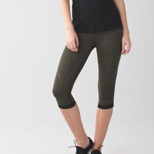 Lululemon Green and Black In The Flow Crop II